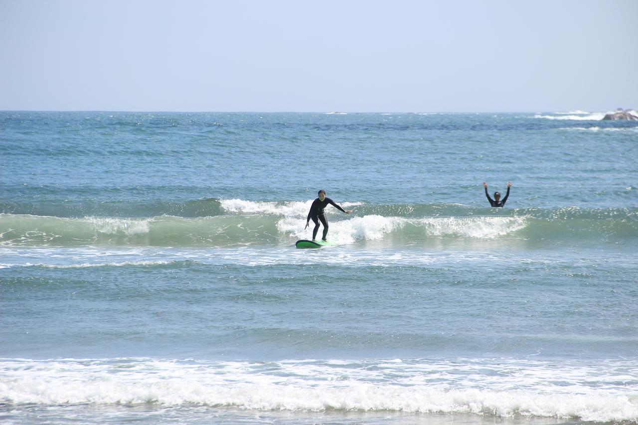 Pavilionsurf&Lodge Sisikui Kültér fotó